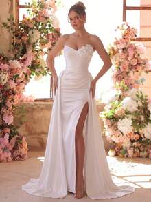 Glamrae Đầm maxi dáng suông, tối giản, thanh lịch, chất liệu satin màu kem, xếp ly nâng ngực, họa tiết hoa 3D, chân váy đuôi cá có gọng và bèo nhún bên hông, phù hợp với nhiều nhu cầu về váy cưới cho nữ. - trắng - Xem 5