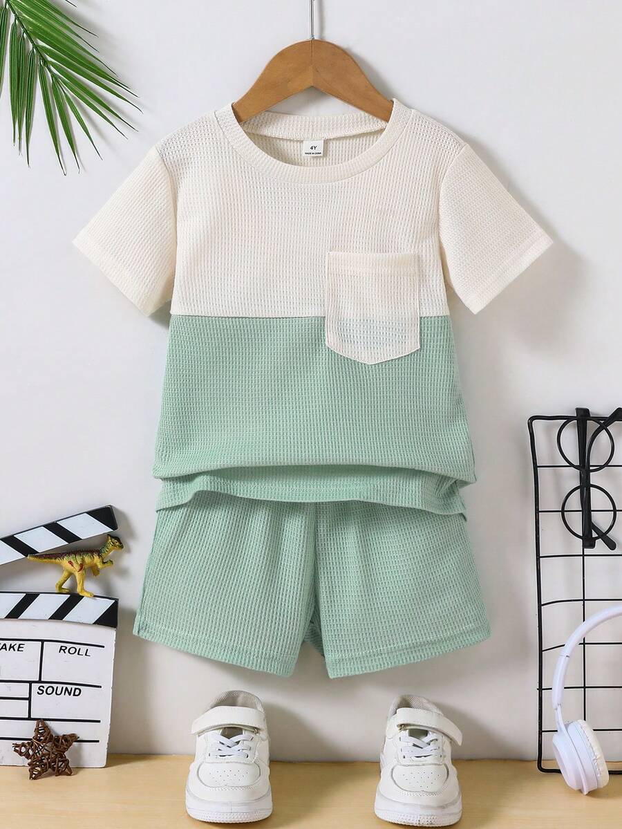 SHEIN 2pcs/Set Young Boy Crew Neck Color Block Short Sleeve T-Shirt And Shorts, Casual Daily Wear - Green - View 1