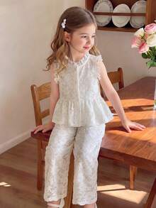 Elladie kids Set de 2 piezas de moda de vacaciones para niña joven, que incluye: Blusa casual sin mangas con abertura frontal, dobladillo con volantes y cuello/puños de encaje de tela de encaje blanco, y pantalones rectos - Beis - Ver 6