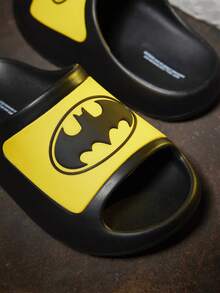 BATMAN X SHEIN 黑色卡通男孩拖鞋，EVA輕量材質，腳趾保護，適合室內、淋浴或海灘使用，幼兒與兒童尺寸，夏季服裝，春季服裝，海灘，度假 - 黑色 - 查看 2