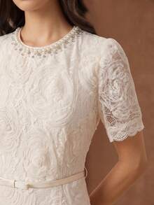 Anewsta Neu Ankunft Damen modisches figurbetontes Kleid mit Spitze, Blumenmuster, Spitzenbesatz, Perlendekor, Rundhalsausschnitt, Kurzarm, Fischschwanz-Silhouette mit Gürtel, elegant für Party, Hochzeit, Sommerurlaub - Aprikosenfarben - Übersicht 2