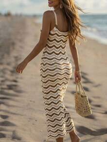 SHEIN Holidaya Nouvelle robe maxi en tricot à fines bretelles, rayures ondulées, couleurs contrastées. Tricot ajouré, style bohème, pour la plage, les vacances, les fêtes - Taupe - Voir 2