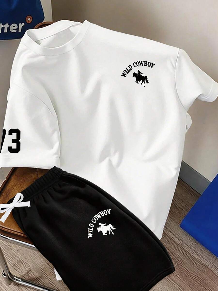 SHEIN 男童休闲舒适时尚简约实用柔软字母印花圆领短袖T恤搭配弹力腰短裤运动套装，白色T恤，黑色短裤，T恤套装，Y2K风格套装，基础款上衣，适合春夏、外出、情人节、约会、旅行、度假、街头风、家庭聚会、返校季、婚礼季、晚宴、运动等场合。