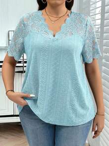 SHEIN Clasi Áo thun nữ cỡ lớn cổ chữ V phối ren, kiểu dáng thường ngày, đa năng. - Màu xanh nhạt - Xem 7
