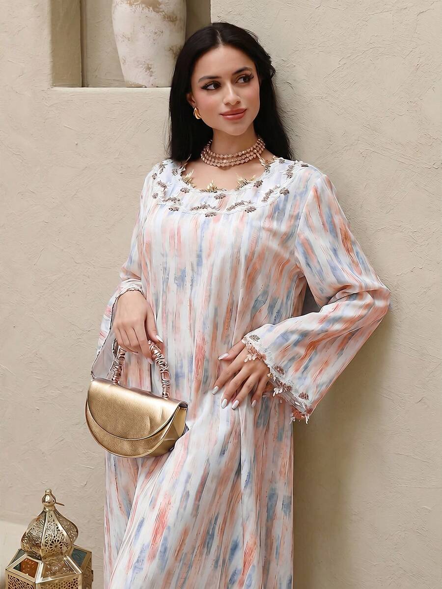 Yasmyna Đầm maxi dài tay cổ tròn dáng rộng in họa tiết cọ vẽ kiểu Ả Rập dành cho nữ.