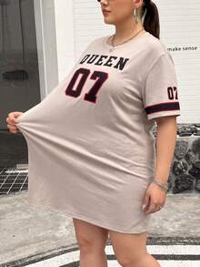 SHEIN CURVE+ 大码音乐节T恤，休闲简约大码莲花纯色圆领宽松短袖连衣裙，适合夏季穿着 - 杏色 - 查看 3