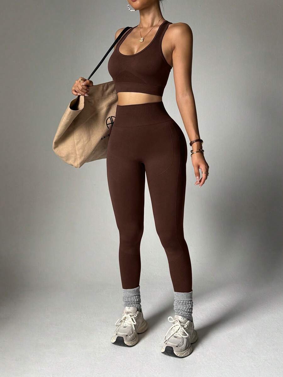 Easithlete 女士时尚纯色弹力露背运动文胸和紧身裤 2 件套运动服套装健身套装女士健身套装女士紧身裤套装 - 巧克力棕 - 查看 1