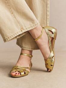 Rosivie Sandal đế bằng nữ dệt rỗng khóa cài màu vàng kim, kiểu dáng La Mã đa năng, thích hợp cho mùa hè, đi làm, hẹn hò, đi biển. - Màu vàng - Xem 4