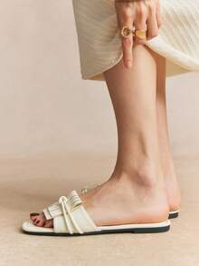 Rosivie Giày sandal đế bằng nữ đa năng với tua rua xoắn. - Màu be - Xem 4
