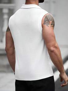 Manfinity Homme 大尺碼男士白色夏季休閒夜間無袖上衣，紋理針織前包覆式V領 Polo 領肌肉衫，街頭風寬鬆版型老錢風上衣，度假款 - 白色 - 查看 2