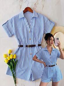 GlowEve Bộ jumpsuit nữ màu xanh trắng kẻ sọc, cổ chữ V, hai túi, tay áo xắn lên, thắt lưng chun, quần short, thanh lịch và tinh tế, thích hợp cho lễ Phục sinh, Ngày động, sinh nhật, hẹn hò, tiệc tùng, các dịp trang trọng, trang phục giáo viên, du lịch, phong cách đường phố, mùa xuân/hè. - Xanh và trắng - Xem 1