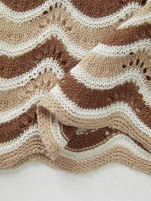 SHEIN Holidaya Nouvelle robe maxi en tricot à fines bretelles, rayures ondulées, couleurs contrastées. Tricot ajouré, style bohème, pour la plage, les vacances, les fêtes - Taupe - Voir 5