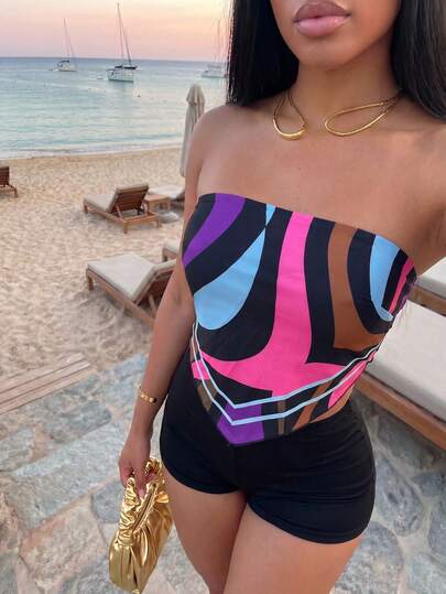 Slaydiva 2026 New Arrival Elegant Beach Vacation Floral Print Top And Black Shorts Set, Women Casual Beach Floral Print Top And Shorts Suit