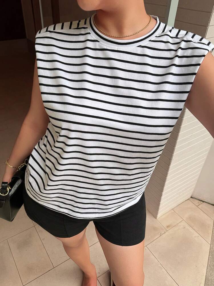 Dazy Plus Crew Neck Fashionable Striped Padded Shoulder Loose Streetwear Plus Size Women T-Shirt, Spring/Summer