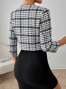 SHEIN Essnce Phong cách giản dị, tối giản, thanh lịch, cổ điển, màu xanh đen trắng, họa tiết kẻ caro, trang phục công sở nữ, trang phục mùa hè nữ, áo khoác ngắn xếp ly nữ. - Nhiều màu - Xem 2