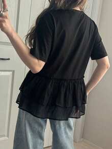 FRIFUL 女款圓領拼色字母印花裝飾袖混紡材質寬鬆休閒街頭風夏季圖案T恤可愛上衣 - 黑色 - 查看 5
