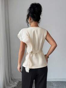 SHEIN Elenzya Áo kiểu thanh lịch có bèo nhún ở eo, thích hợp mặc đi làm hoặc mùa hè. - Màu be - Xem 2