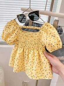 Áo kiểu tay phồng họa tiết hoa nhí dễ thương, kiểu áo chui đầu đa năng thời trang dành cho bé gái. - Màu vàng - Xem 2