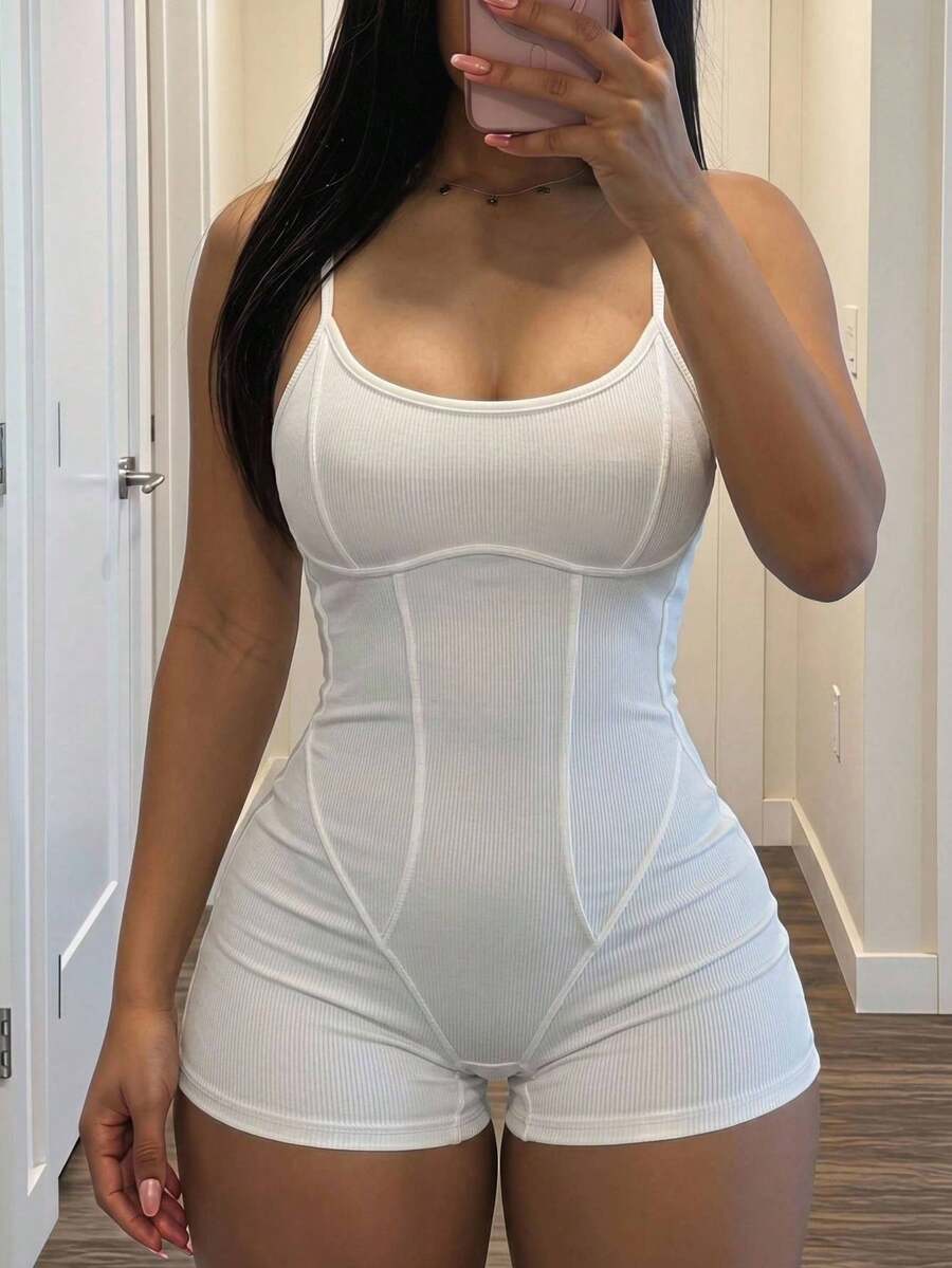 Slaydiva Áo tank top trắng dáng ôm phong cách đường phố mùa hè mới, dây chéo, lưng hở, chi tiết xếp ly kẻ sọc, thích hợp mặc hàng ngày, đi học, thể thao, tập thể dục, lễ hội âm nhạc, hòa nhạc, trang phục sân bay, trang phục ăn trưa, du lịch, kỳ nghỉ, thư giãn tại nhà-Z