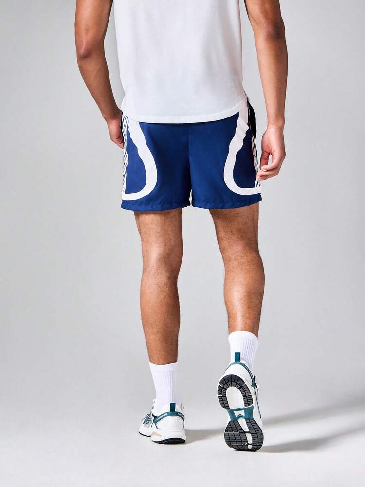 Shorts Tecidos com Blocos de Cor e Listras, Cintura com Cordão e Detalhe de Painel Contrastante, Férias de Verão
