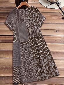 Rusticease Vestido de manga corta con cuello en V y estampado de anacardo para mujer de talla grande para vacaciones - Café integral - Ver 2