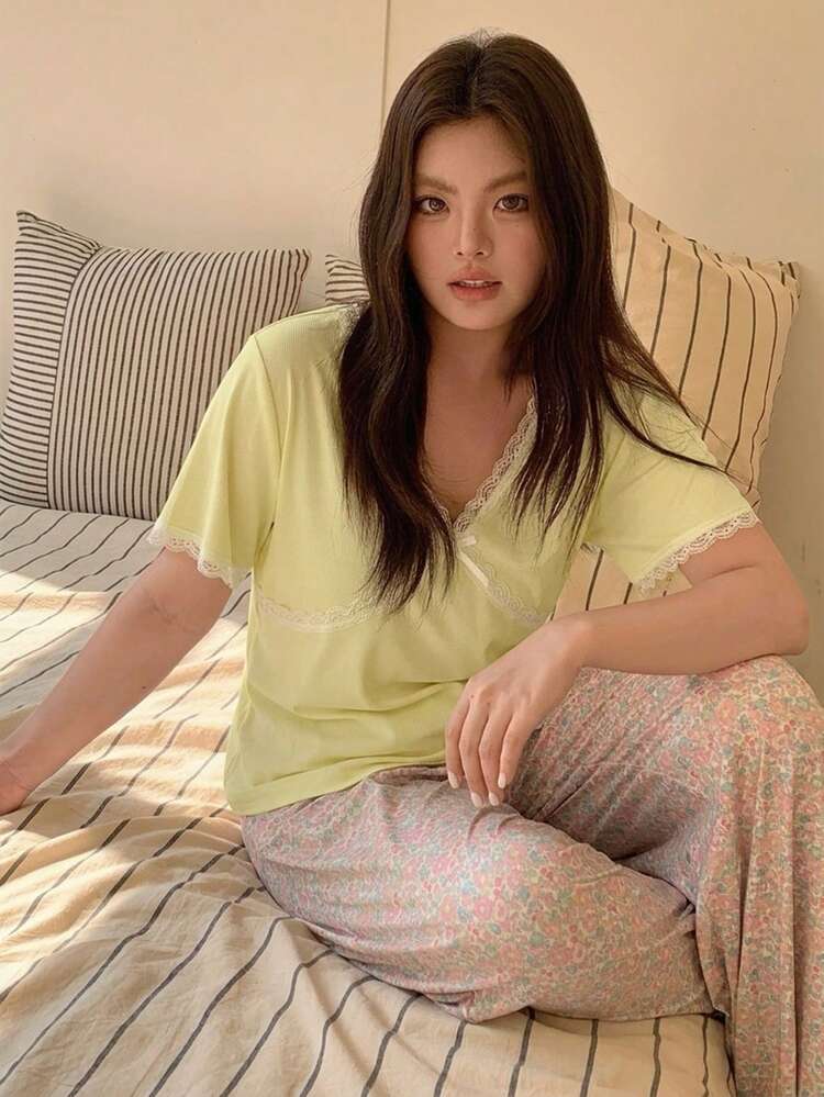 Dazy Plus Plus Size Women Lace Patchwork Bow Decor Top And Casual Printed Pocket Pants Pajama Set
