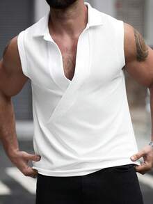 Manfinity Homme 大尺碼男士白色夏季休閒夜間無袖上衣，紋理針織前包覆式V領 Polo 領肌肉衫，街頭風寬鬆版型老錢風上衣，度假款 - 白色 - 查看 4