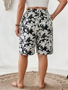 SHEIN CURVE+ Quần short ống rộng dáng suông, họa tiết hoa, túi xéo, cỡ lớn. - Nhiều màu - Xem 2
