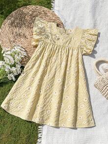 Vintaside Kids 女童夏季甜美清新雏菊印花荷叶边A字连衣裙，宽松版型，适合日常外出、休闲旅行、家庭聚会、夏季野餐等场合。 - 彩色 - 查看 4