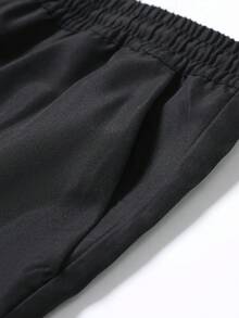 Manfinity RSRT Bộ áo sơ mi ngắn tay và quần short in họa tiết nhiệt đới dành cho nam cỡ lớn. - màu đen - Xem 7