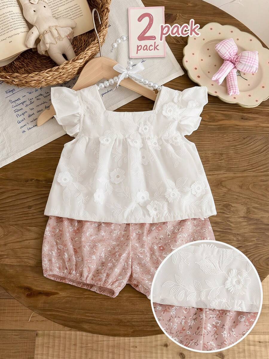 SHEIN Playful Pals 2件組幼兒女嬰波西米亞風可愛白色夏季雞尾酒風復古碎花蕾絲刺繡荷葉袖上衣與短褲套裝 - 白色 - 查看 1