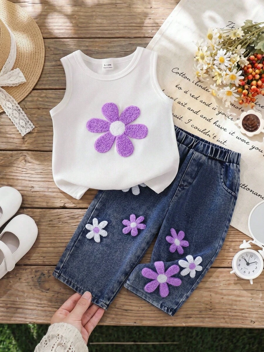 SHEIN Playful Pals Bộ đồ hè thanh lịch gồm áo tank top không tay dệt kim gân cho bé gái, họa tiết hoa thêu, kết hợp với quần jean có túi. - trắng - Xem 1