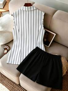 GlowEve CURVE Conjunto de 2 piezas de talla grande con blazer y pantalones cortos a rayas elegantes - Blanco y Negro - Ver 2