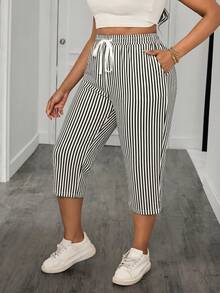 SHEIN PETITE CURVE Quần lửng kẻ sọc cạp chun dáng petite curve cỡ lớn, thích hợp cho kỳ nghỉ hè, quần kẻ sọc mùa hè cho giáo viên, có túi, mùa xuân, lễ tốt nghiệp, thường ngày, quần kẻ sọc. - Nhiều màu - Xem 5