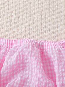 SHEIN Conjunto de 2 piezas para recién nacida con top de camisa sin mangas con bordado de flores a cuadros azul y blanco, emparejado con shorts triangulares. Lindo y nuevo estilo adecuado para fotografía al aire libre y vacaciones - Rosa - Ver 6