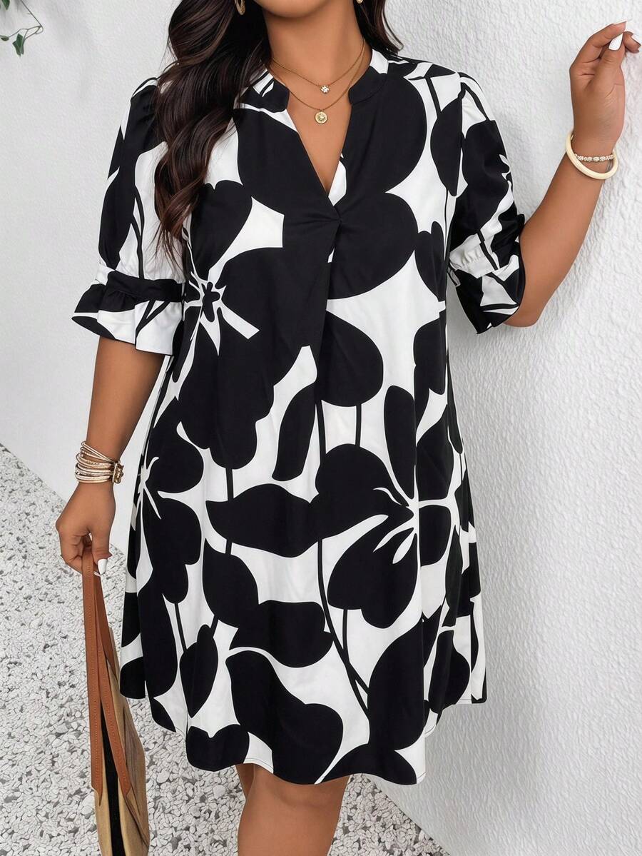 SHEIN CURVE+ Đầm ngắn cổ chữ V màu xanh lam và trắng in hoa phong cách Bohemia, size US22, thích hợp cho lễ hội âm nhạc, kỳ nghỉ biển, dành cho nữ. - Đen và trắng - Xem 1