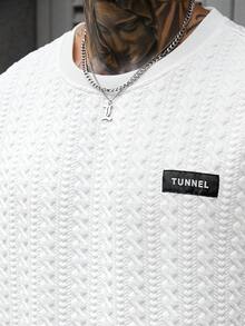 Manfinity CasualCool 男士休閒街頭風 2 件套套裝，黑白紋理布料拼接配色夏季套裝，寬鬆版型短袖 T 恤與短褲，適合城市度假 - 彩色 - 查看 3