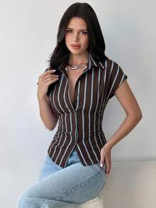 Firerie Áo sơ mi nữ tay ngắn kẻ sọc xanh trắng, kiểu dáng thắt eo xếp ly bên hông, áo dành cho giáo viên, trang phục công sở, áo sơ mi công sở thường ngày, thiết kế thắt eo, áo sơ mi tối giản mặc hàng ngày, áo đi nghỉ mát, áo sơ mi kẻ sọc thắt eo, phù hợp cho mùa xuân, hè, thu, đông, thanh lịch, phong cách nghỉ dưỡng, boho, trang phục công sở, dịp trang trọng. - Nhiều màu - Xem 4