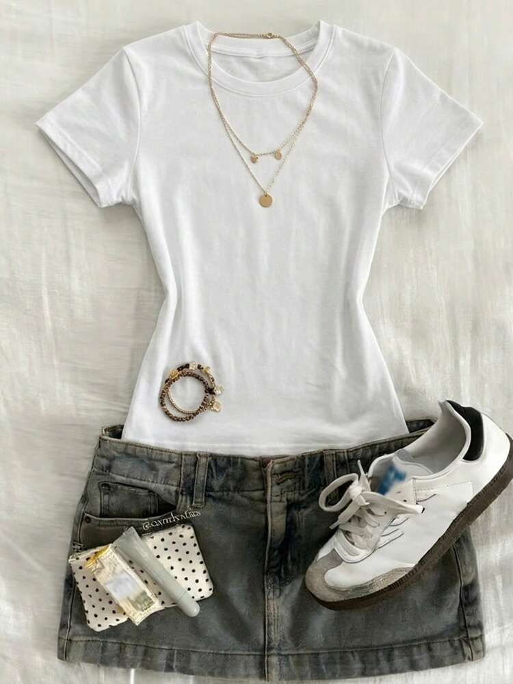 Solid Color Round Neck Fitted Short Sleeve Women T-Shirt