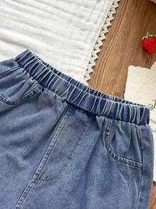 SHEIN Vintaside Kids 女童夏季圆领无袖简约休闲时尚百搭背心，搭配时尚百搭休闲水洗牛仔短裤套装，适合旅行、度假或日常休闲参加家庭聚会。 - 白色 - 查看 7