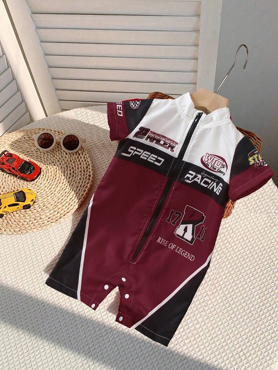 SHEIN 1件 嬰兒/幼兒男嬰夏季連身褲 可愛賽車字母徽章印花拉鍊連身衣 酒紅色對比色 度假外出穿搭 - 酒紅色 - 查看 1