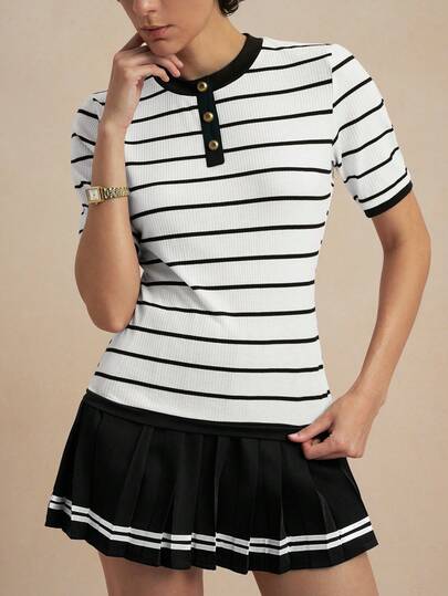 SHEIN Uhlyne Áo thun nữ kẻ sọc mới, áo thun nữ cài nút kim loại, áo thun nữ phối màu tương phản, áo thun nữ ôm dáng, áo thun nữ thanh lịch thường ngày, áo thun nữ dệt kim co giãn cao, áo thun nữ mặc hàng ngày với họa tiết kẻ sọc jacquard phối màu tương phản, áo thun ôm dáng cổ tròn tay ngắn cài nút kim loại viền tương phản, thích hợp mặc ở nhà, đi nghỉ mát, mặc hàng ngày, phong cách thanh lịch tối giản khi đi làm, áo thun nữ kẻ sọc thông thường cho mùa xuân và mùa hè.