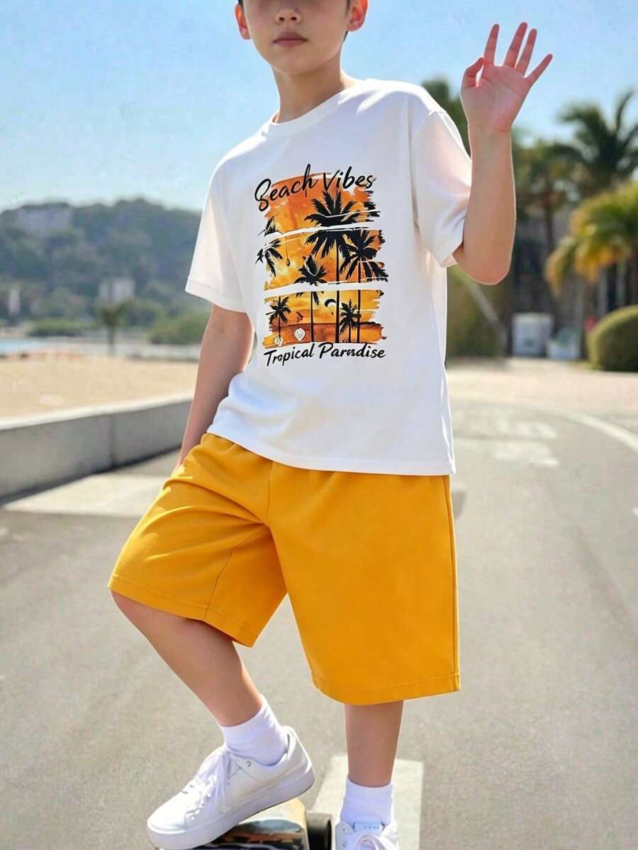 SHEIN Vacaura 男童休闲时尚舒适两件套,男童休闲服,柔软舒适的短袖T恤和短裤运动套装,热带棕榈树图案,非常适合夏季,时尚休闲装,返校季,适合度假、户外野餐、街头摄影、校园、节日,也是送礼佳品。 - 彩色 - 查看 1