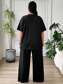 SHEIN EZwear 大码夏季休闲纯色圆领短袖T恤和裤子两件套 - 黑色 - 查看 2