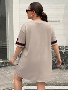 SHEIN CURVE+ 大码音乐节T恤，休闲简约大码莲花纯色圆领宽松短袖连衣裙，适合夏季穿着 - 杏色 - 查看 5
