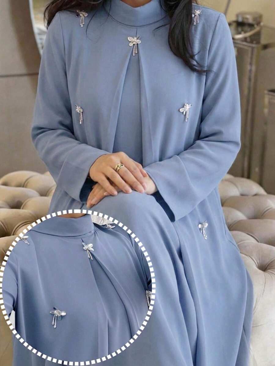 Al Najma 大尺碼女款花卉裝飾阿拉伯風洋裝 - 藍色 - 查看 1