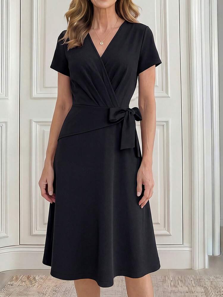 Middle-Aged & Elderly Women's Elegant Elegant Casual Commuting Solid Color Surplice Neck Bow Waist Dress, Summer