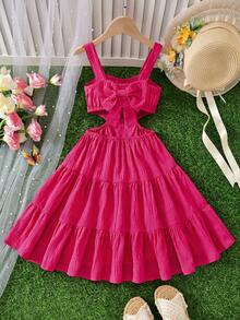 Vestido casual de vacaciones y fiesta en la playa para niñas preadolescentes, con textura de tela tejida sólida en color fucsia, lazo en la cintura, recorte y volantes en el bajo - Rosa Fucsia - Ver 4