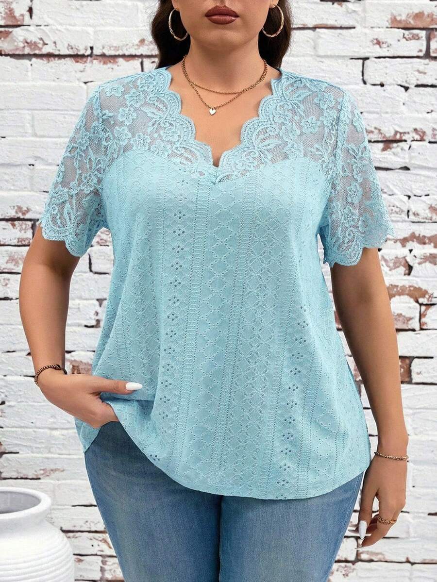 SHEIN Clasi Áo thun nữ cỡ lớn cổ chữ V phối ren, kiểu dáng thường ngày, đa năng. - Màu xanh nhạt - Xem 1
