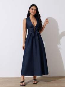 SHEIN Tall Vestido largo de mezclilla con cuello halter y escote profundo en V, cintura con lazo, vestido casual de verano y vacaciones, elegante para mujer. Vestido de mezclilla con escote profundo en V, sin mangas y con cordones, sexy, para verano - Azul lavado oscuro - Ver 13